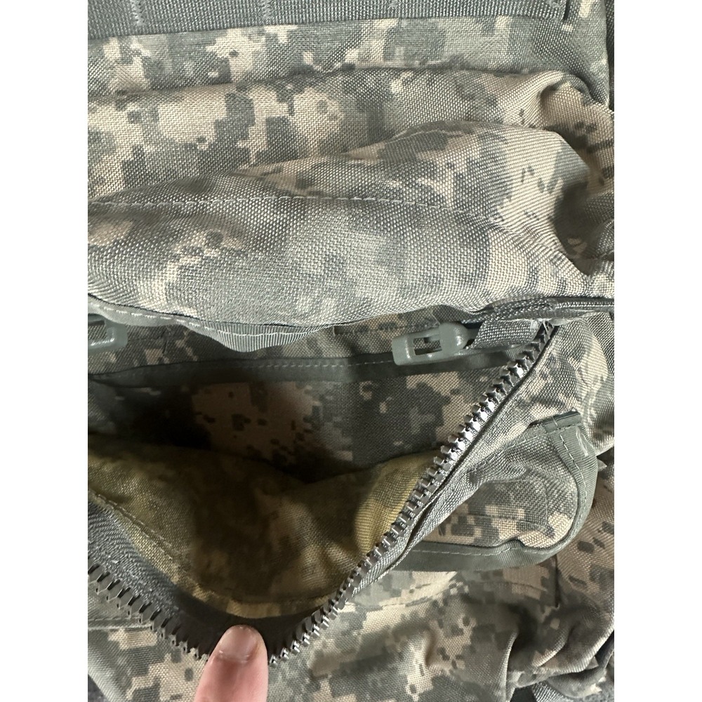 USGI MOLLE II Assault Pack ACU NSN 8465-01-524-5250 Backpack W/Hydration System - Picture 4 of 9